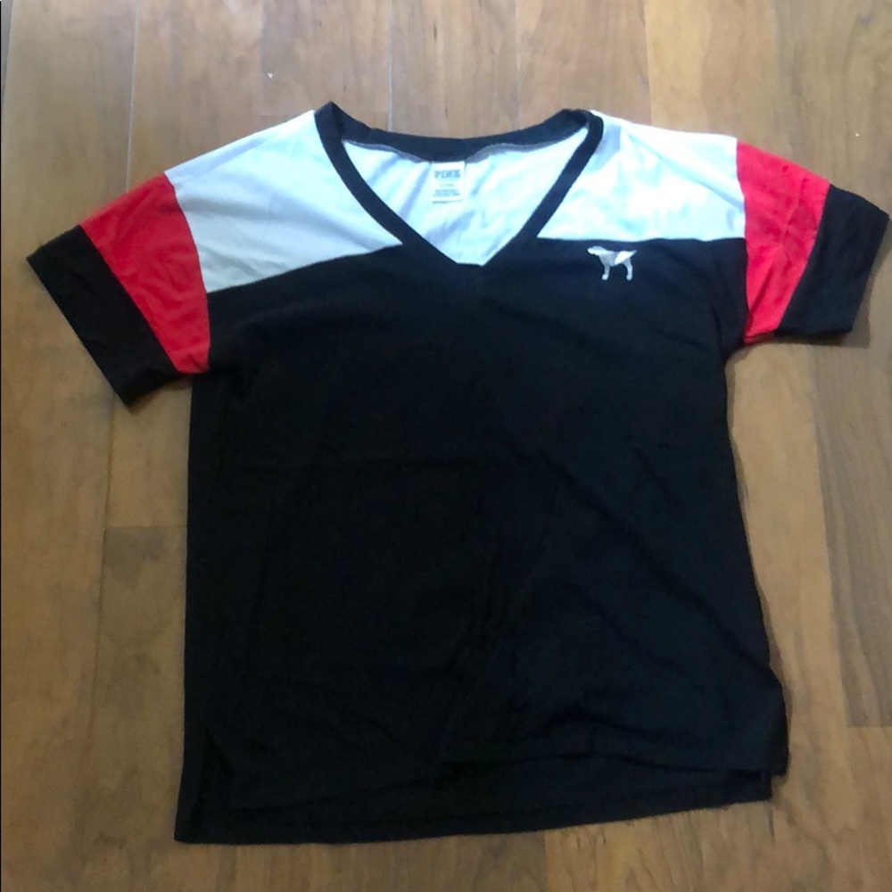 V-neck tee